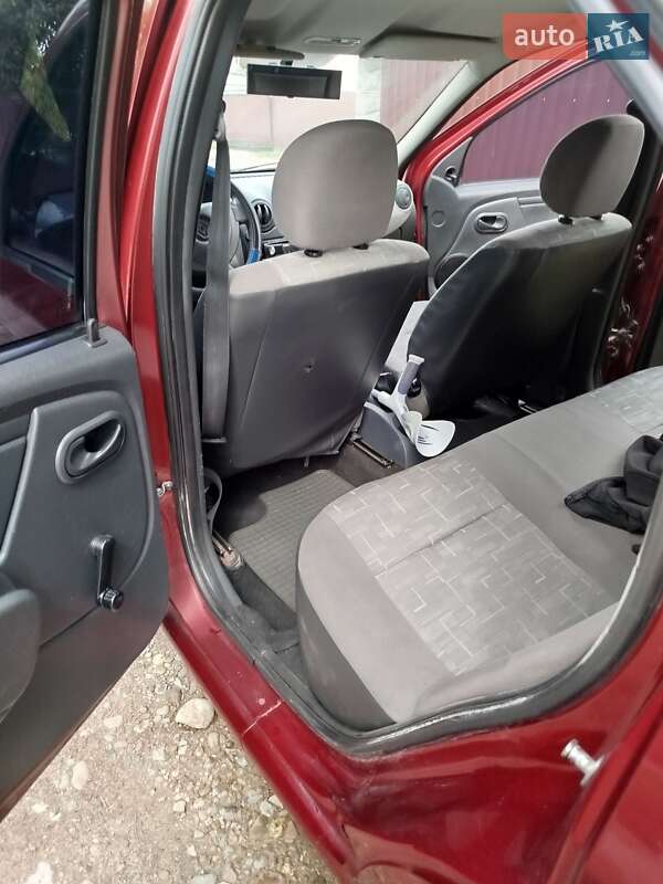 Седан Renault Logan 2011 в Рогатине