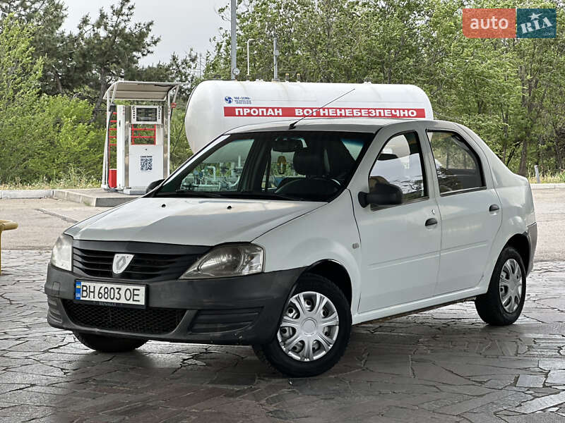 Renault Logan 2011