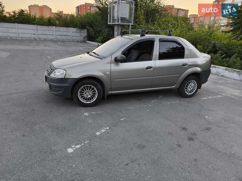 Седан Renault Logan 2009 в Днепре