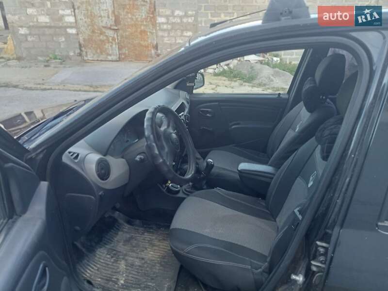 Renault Logan 2009