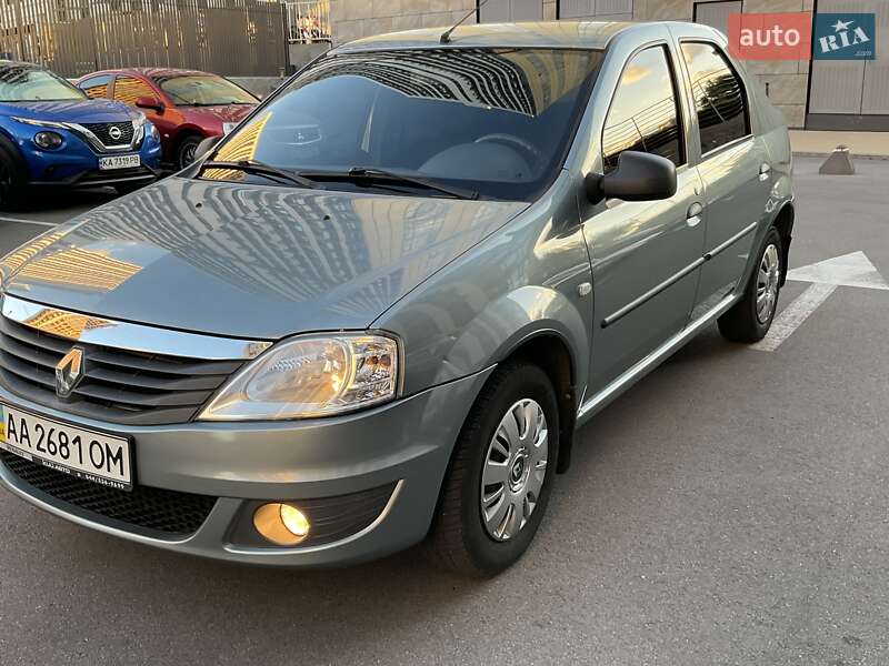 Седан Renault Logan 2011 в Киеве