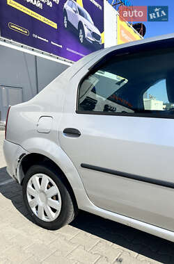 Седан Renault Logan 2010 в 