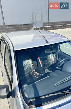 Седан Renault Logan 2010 в 