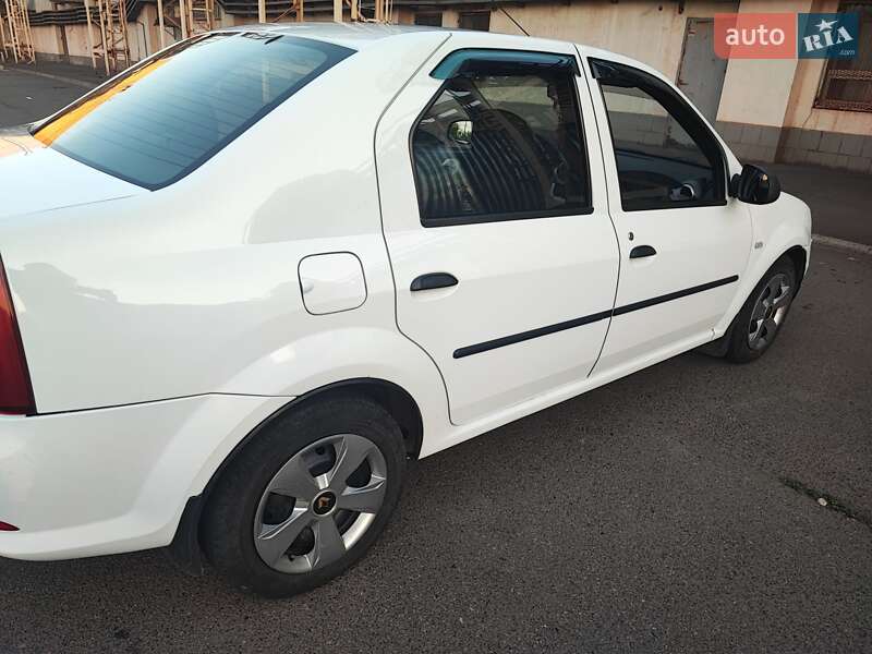 Седан Renault Logan 2012 в Кривом Роге