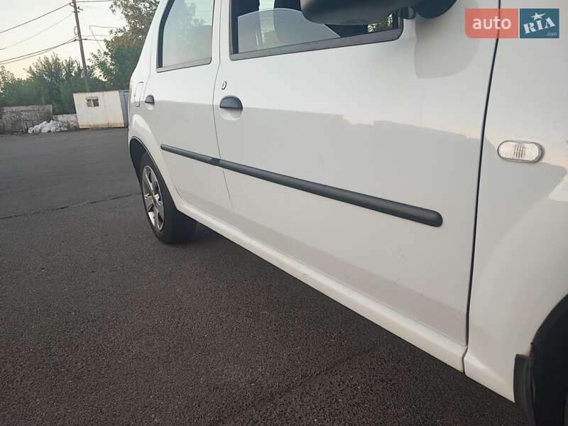 Седан Renault Logan 2012 в Кривом Роге