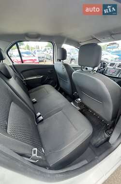 Седан Renault Logan 2019 в 