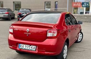 Седан Renault Logan 2016 в 