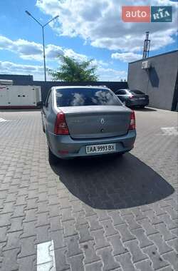 Седан Renault Logan 2010 в 