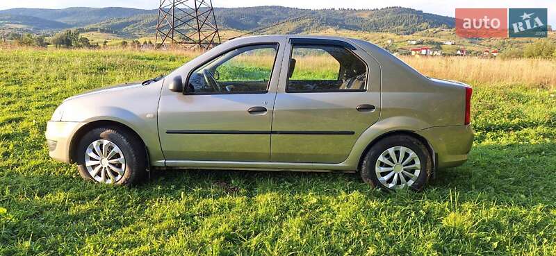 Седан Renault Logan 2011 в Турці