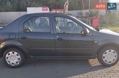 Седан Renault Logan 2012 в 