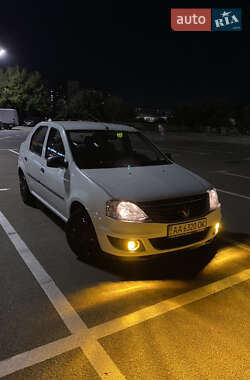 Седан Renault Logan 2012 в Киеве