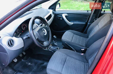 Седан Renault Logan 2011 в 