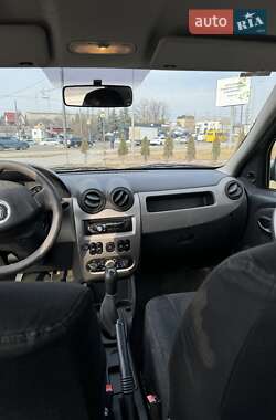 Седан Renault Logan 2011 в Львове