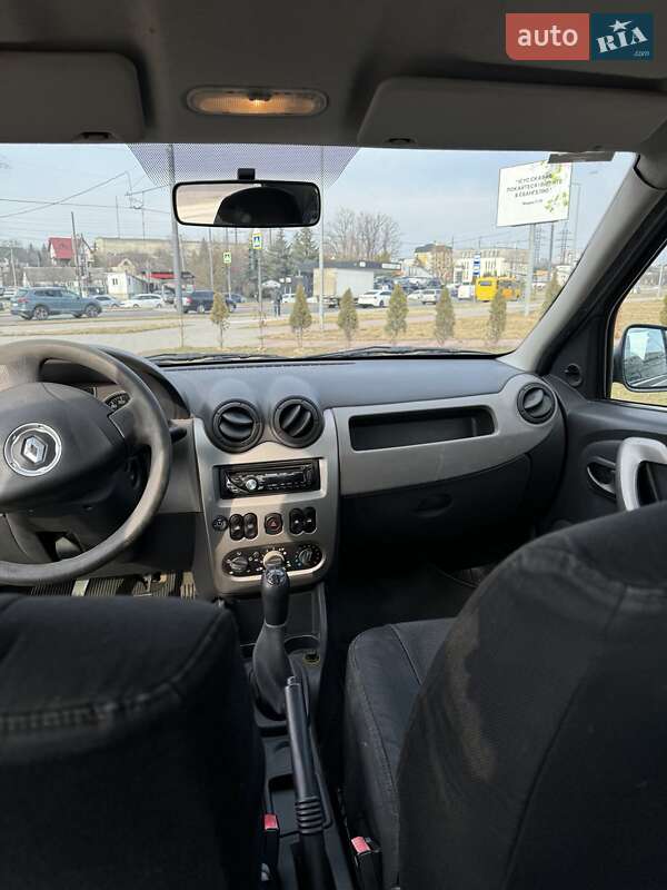 Седан Renault Logan 2011 в Львове
