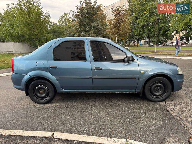 Седан Renault Logan 2010 в Харькове