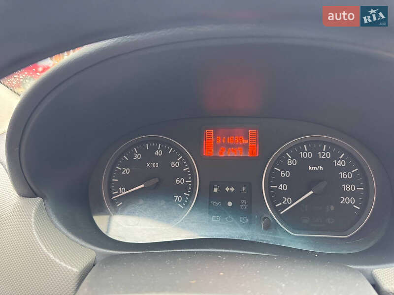 Седан Renault Logan 2010 в Харькове