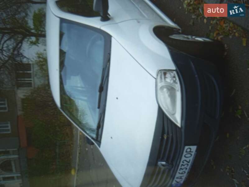 Renault Logan 2011