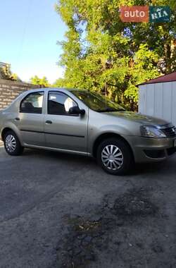 Седан Renault Logan 2012 в Херсоне