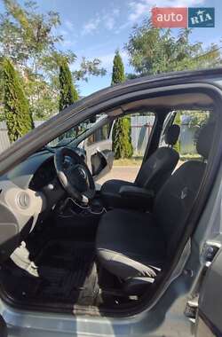 Седан Renault Logan 2011 в Ивано-Франковске