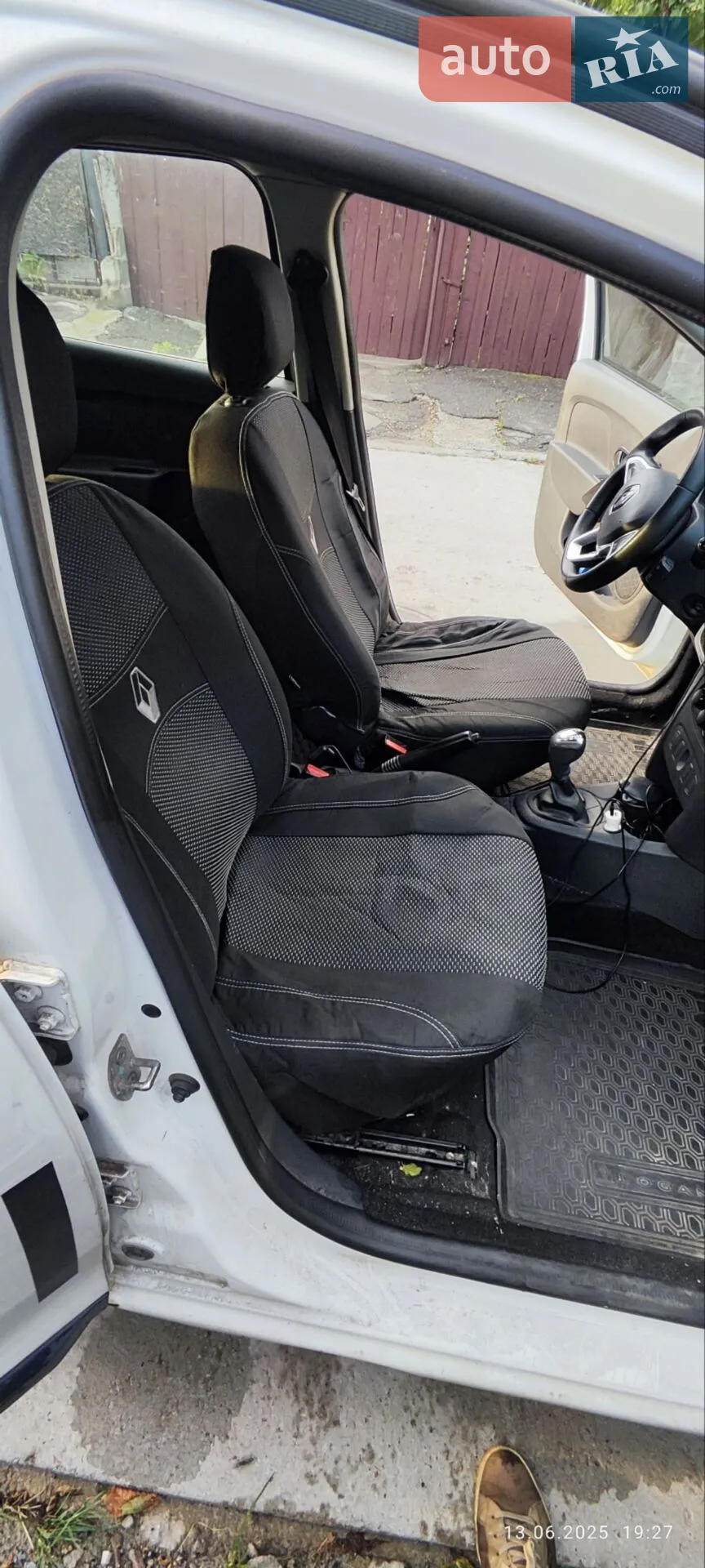 2018 Renault Logan - мініатюра 2