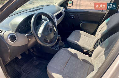 Седан Renault Logan 2011 в 