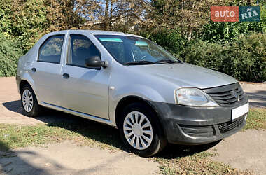Седан Renault Logan 2011 в 