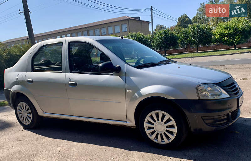 Седан Renault Logan 2011 в Переяславі