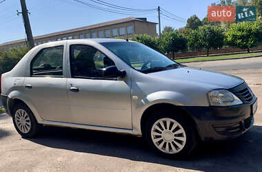 Седан Renault Logan 2011 в 