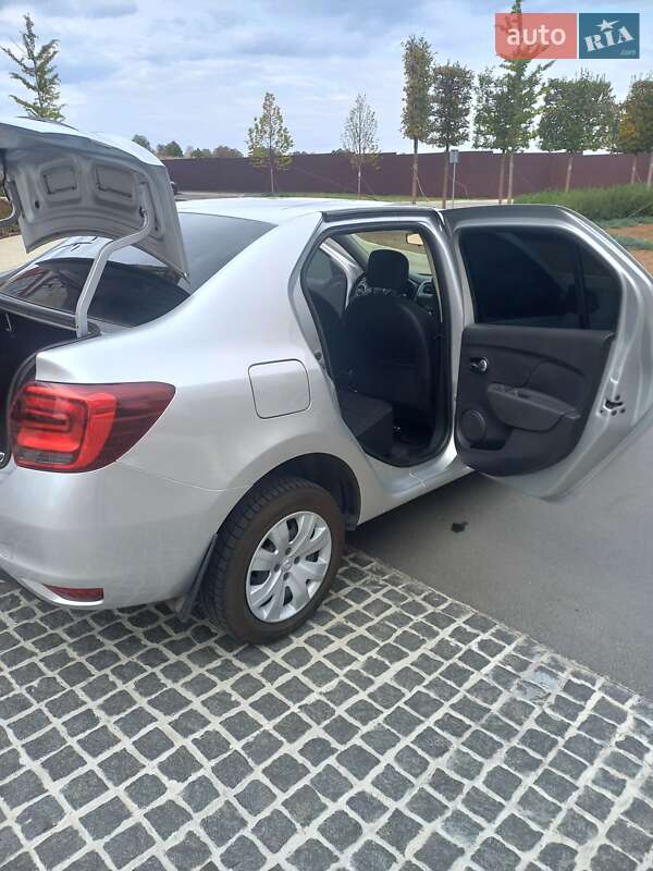 Седан Renault Logan 2018 в Умани