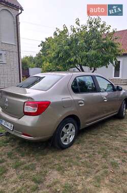 Седан Renault Logan 2013 в Хороле