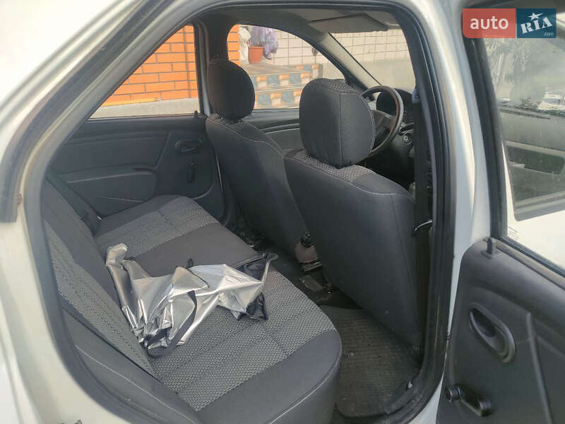 Седан Renault Logan 2012 в Днепре