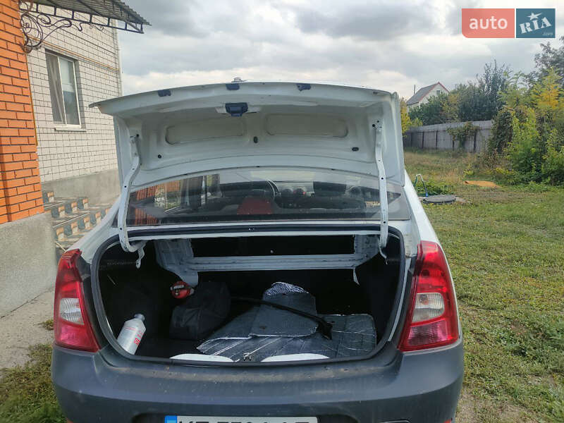 Седан Renault Logan 2012 в Днепре