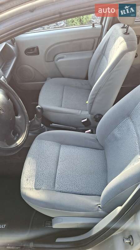 Универсал Renault Logan 2012 в Киеве фото 4 Универсал Renault Logan 2012 в Киеве