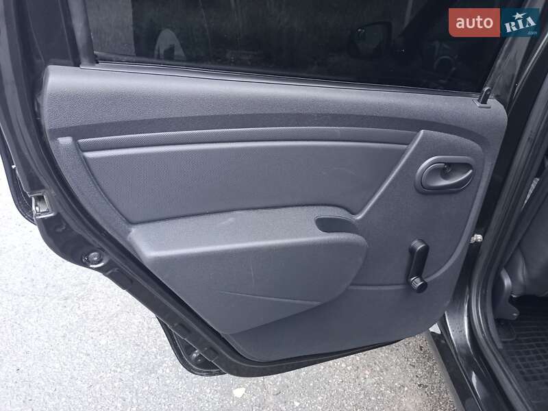 Седан Renault Logan 2011 в Полтаве фото 27 Седан Renault Logan 2011 в Полтаве