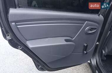 Седан Renault Logan 2011 в 