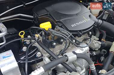 Седан Renault Logan 2011 в 