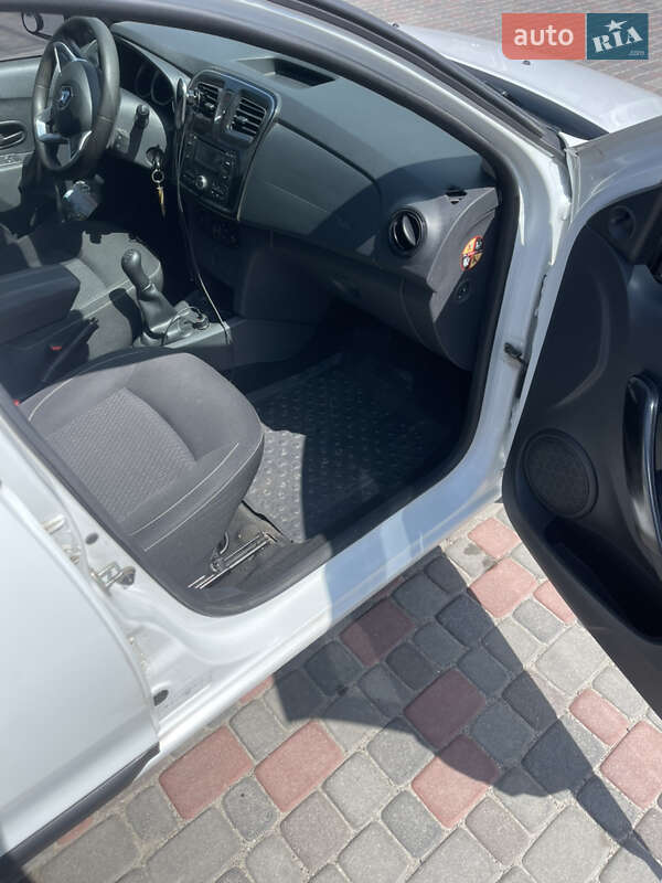 Седан Renault Logan 2017 в Дніпрі фото 4 Седан Renault Logan 2017 в Дніпрі