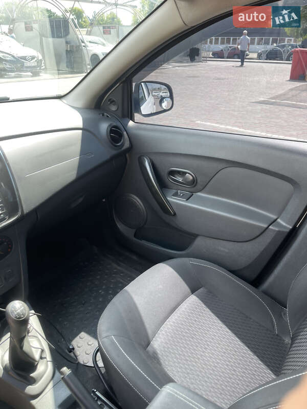 Седан Renault Logan 2017 в Дніпрі фото 13 Седан Renault Logan 2017 в Дніпрі