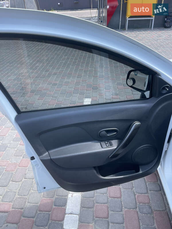 Седан Renault Logan 2017 в Дніпрі фото 16 Седан Renault Logan 2017 в Дніпрі