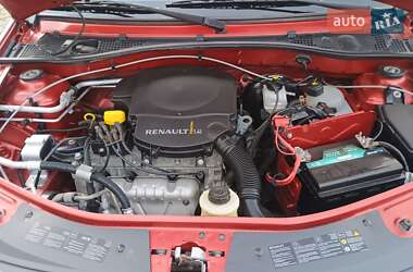 Седан Renault Logan 2011 в 