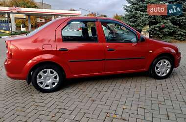 Седан Renault Logan 2011 в 