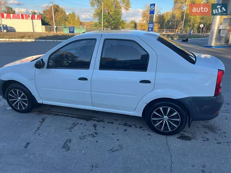 Седан Renault Logan 2011 в Кременчуге