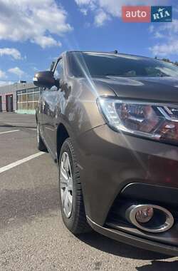 Седан Renault Logan 2019 в 