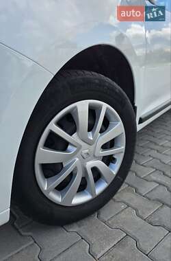 Седан Renault Logan 2021 в 