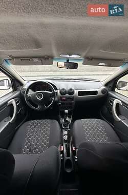 Седан Renault Logan 2010 в 