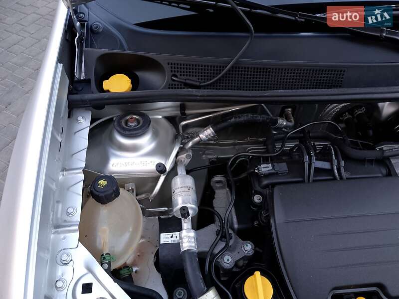 Седан Renault Logan 2013 в Одессе фото 6 Седан Renault Logan 2013 в Одессе