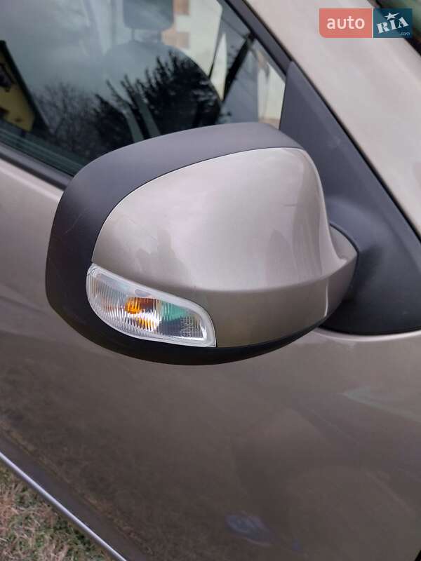 Седан Renault Logan 2015 в Черновцах фото 2 Седан Renault Logan 2015 в Черновцах