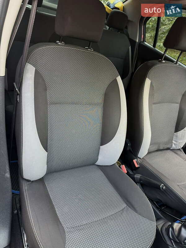 Седан Renault Logan 2013 в Николаеве фото 15 Седан Renault Logan 2013 в Николаеве