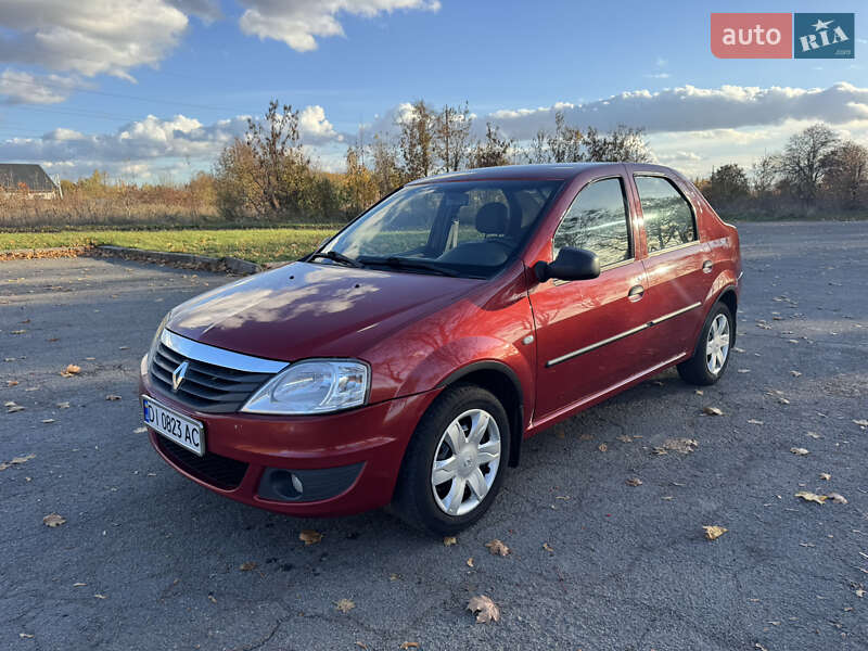 Седан Renault Logan 2012 в Володимирі
