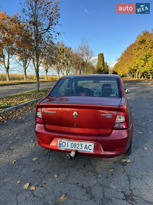 Седан Renault Logan 2012 в Володимирі